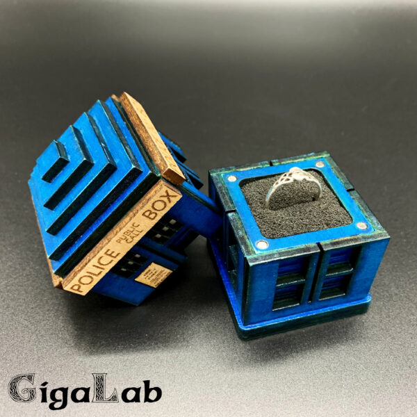 TARDIS - Scatolina porta anello in legno - Proposta Matrimonio